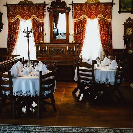 Antique House Hotel 두브노 외부 사진