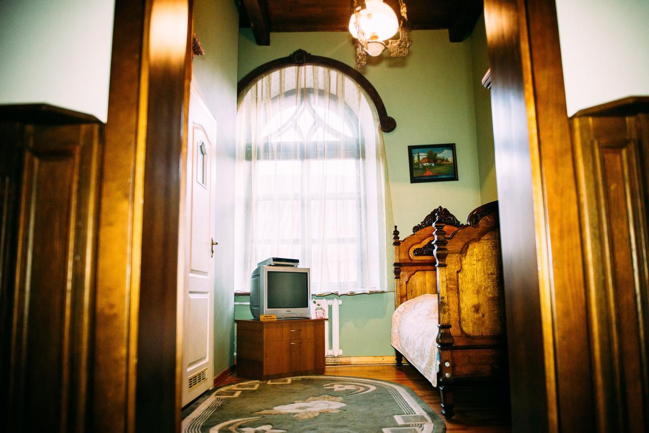 Antique House Hotel 두브노 외부 사진