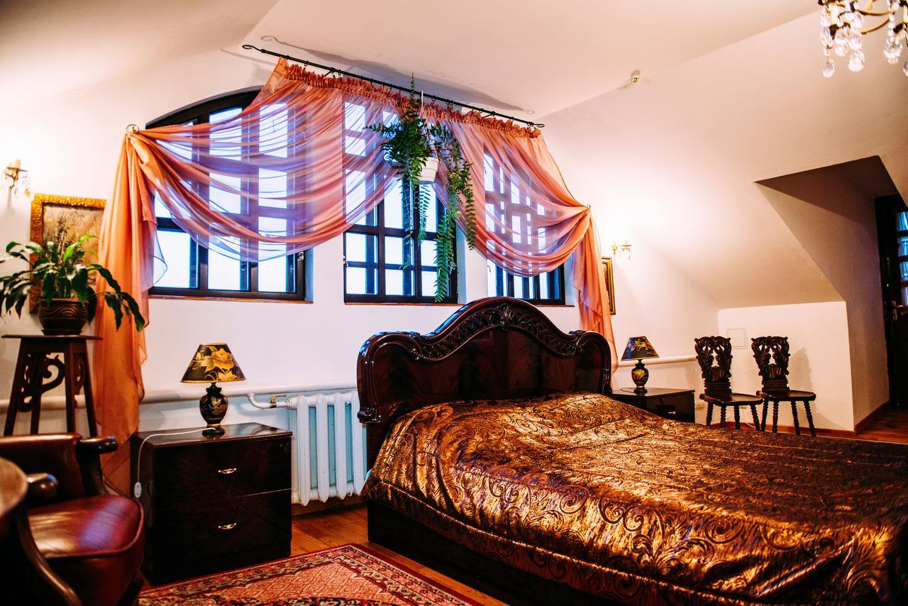Antique House Hotel 두브노 외부 사진