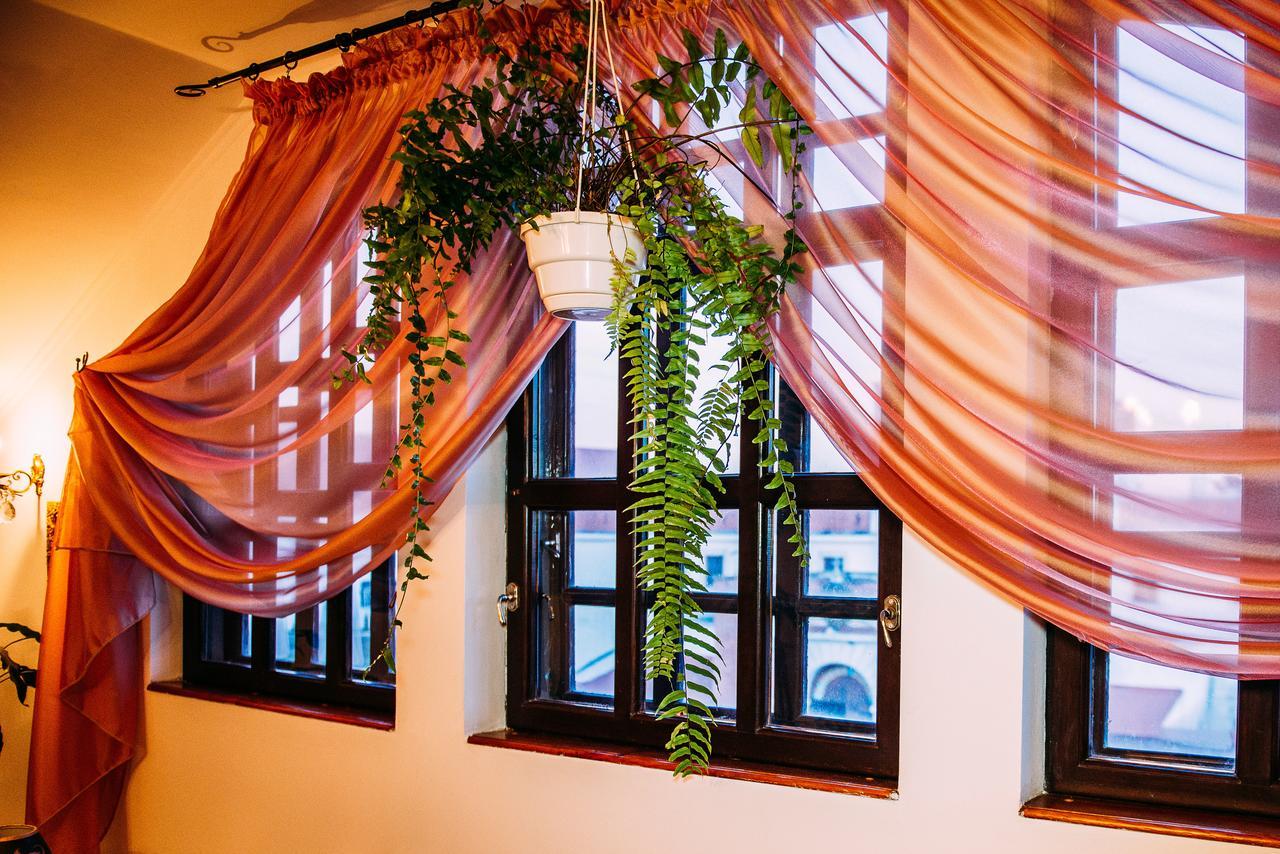 Antique House Hotel 두브노 외부 사진