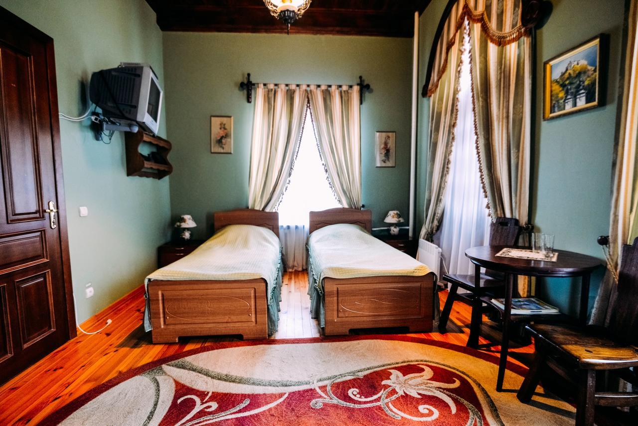 Antique House Hotel 두브노 외부 사진