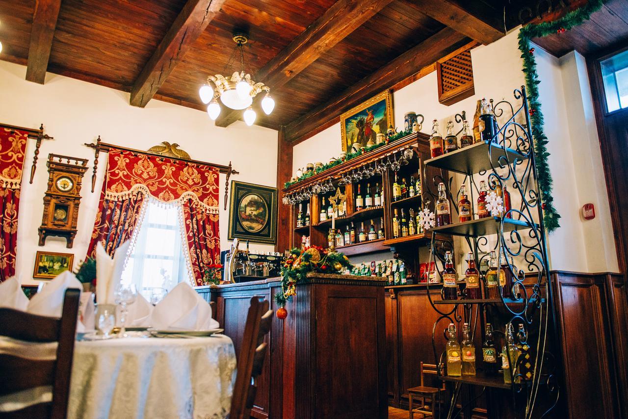 Antique House Hotel 두브노 외부 사진