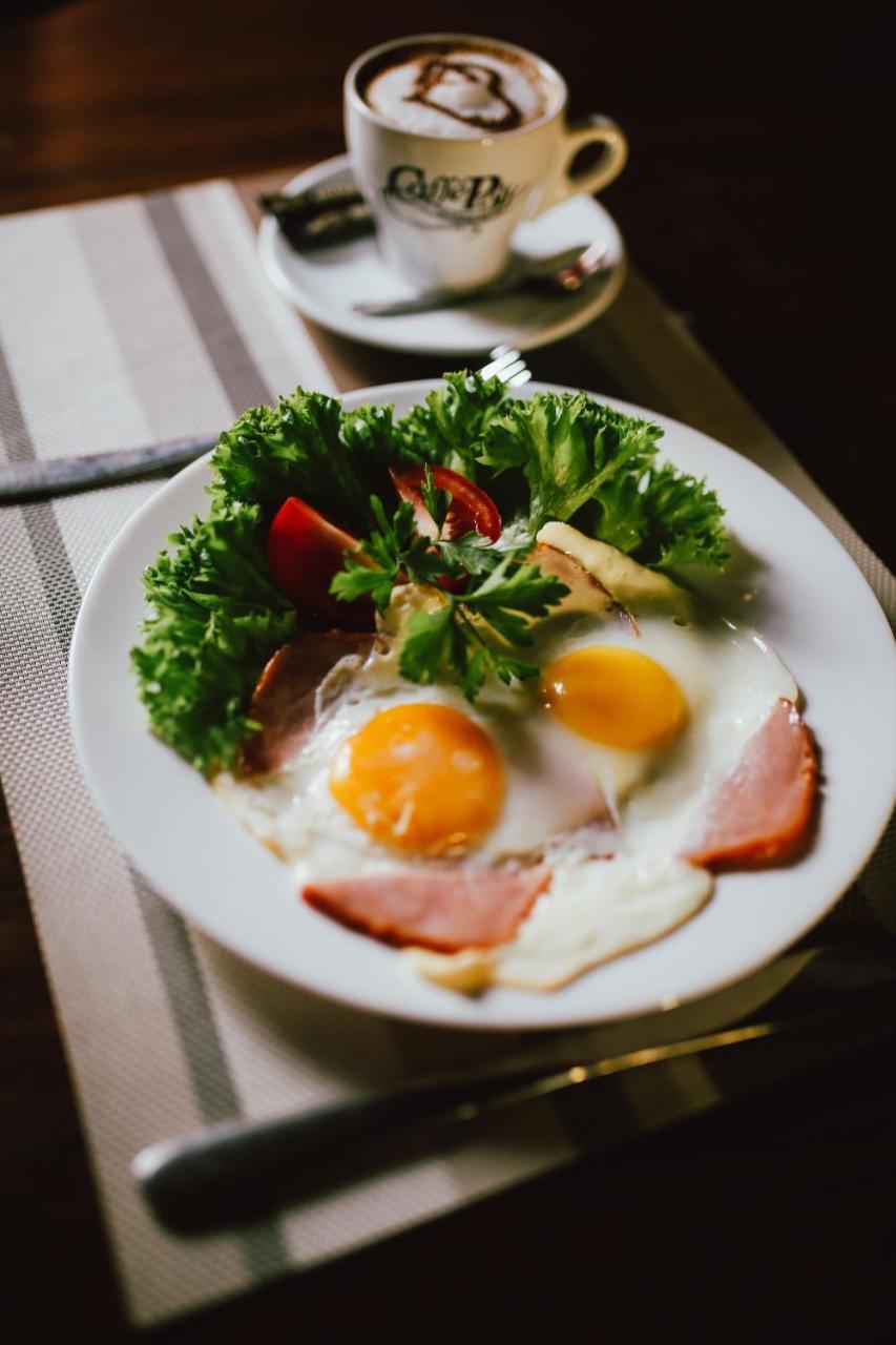 Antique House Hotel 두브노 외부 사진